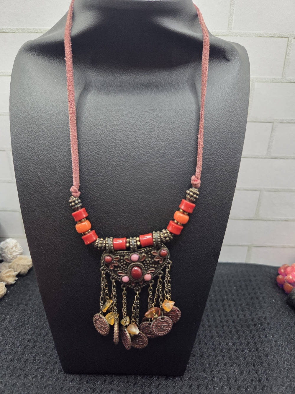 1452. Bohemian Red Bead Pendant Necklace